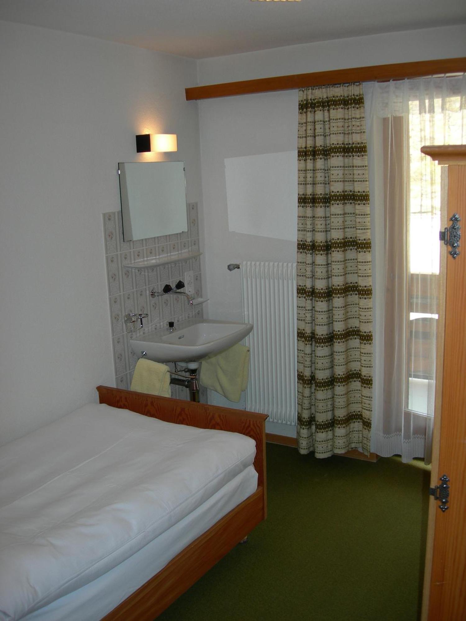 סאס-גרונד Hotel Adler מראה חיצוני תמונה